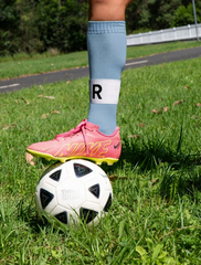 R Shin Pad Holder